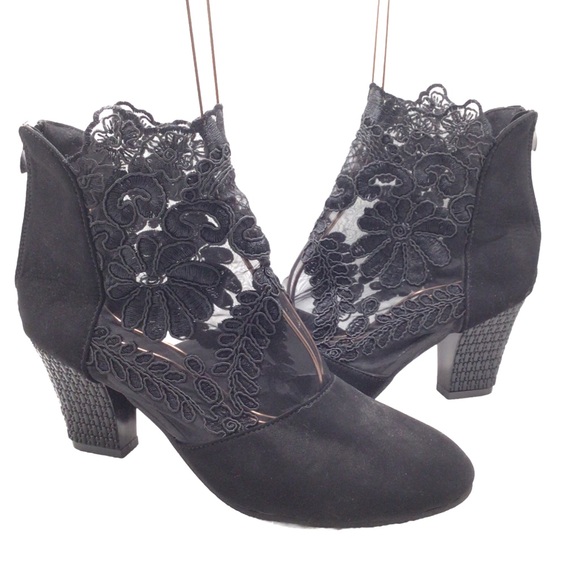 NWOB Womens Black Embroidered Lace Victorian Style Zip Up Booties Size 8.5 - Picture 4 of 13